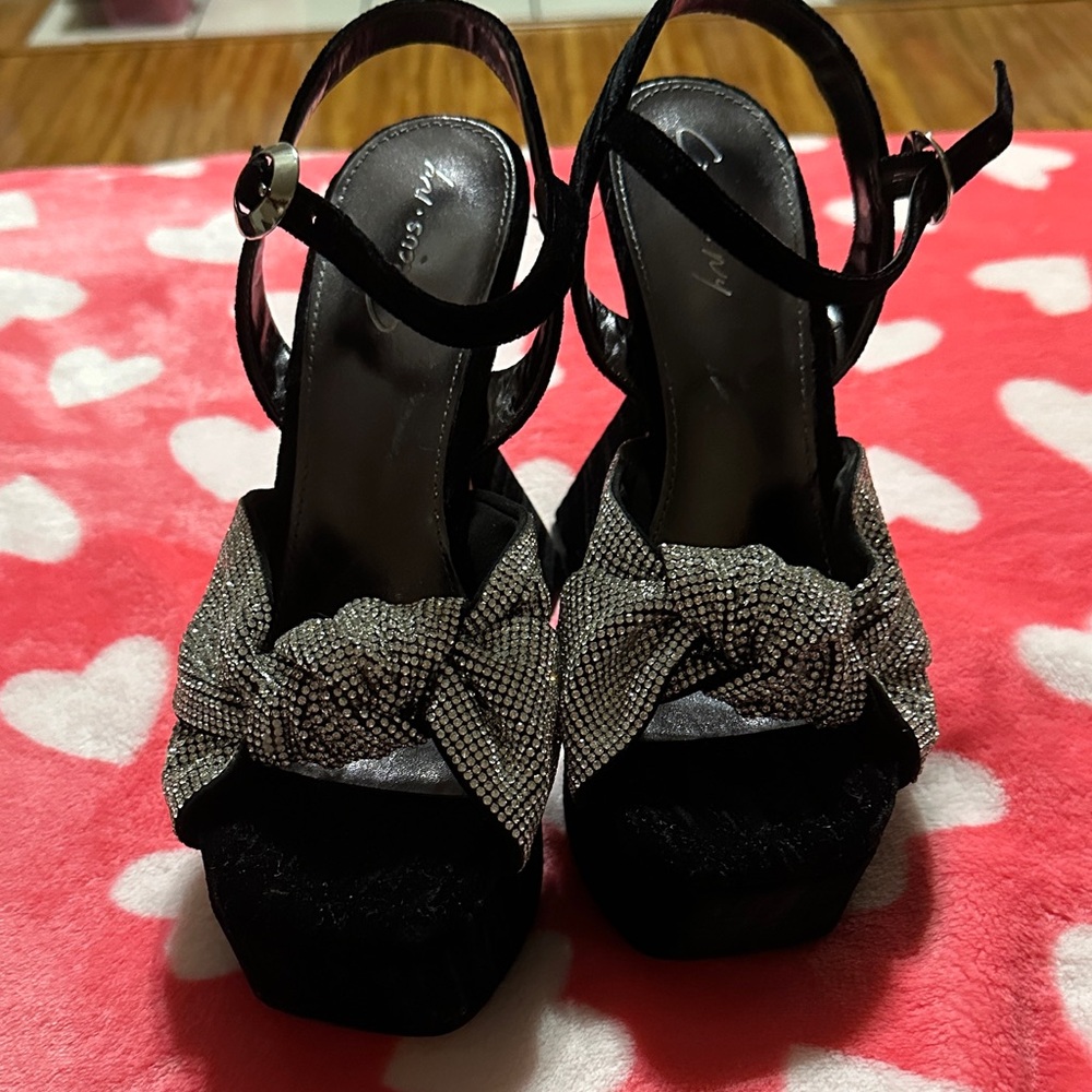 Circus by Sam Edelman Black Heels with Silver Bow